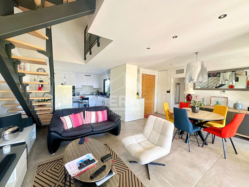 Maison - 98 m² - 5 pièces