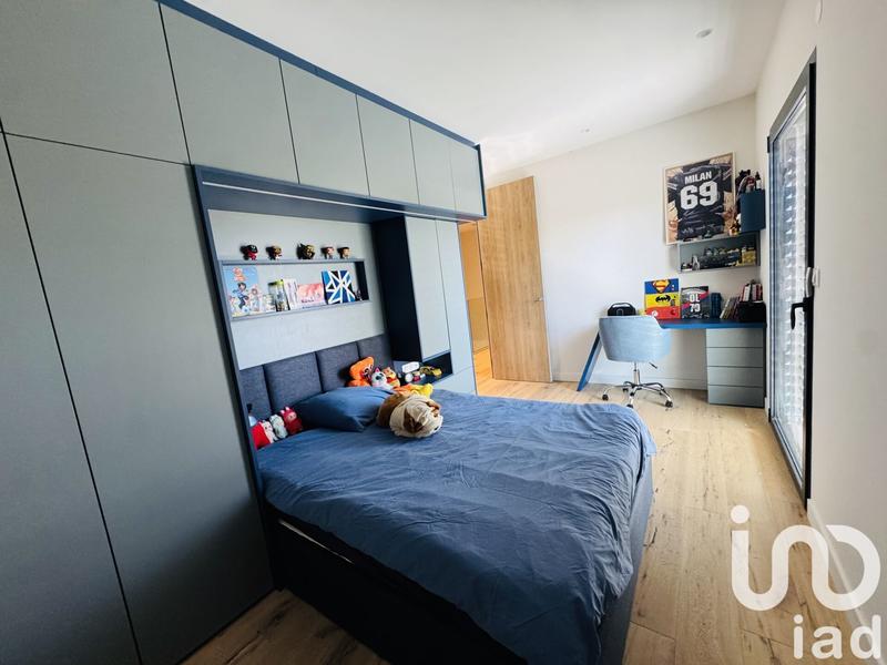 Maison - 240 m² - 8 pièces