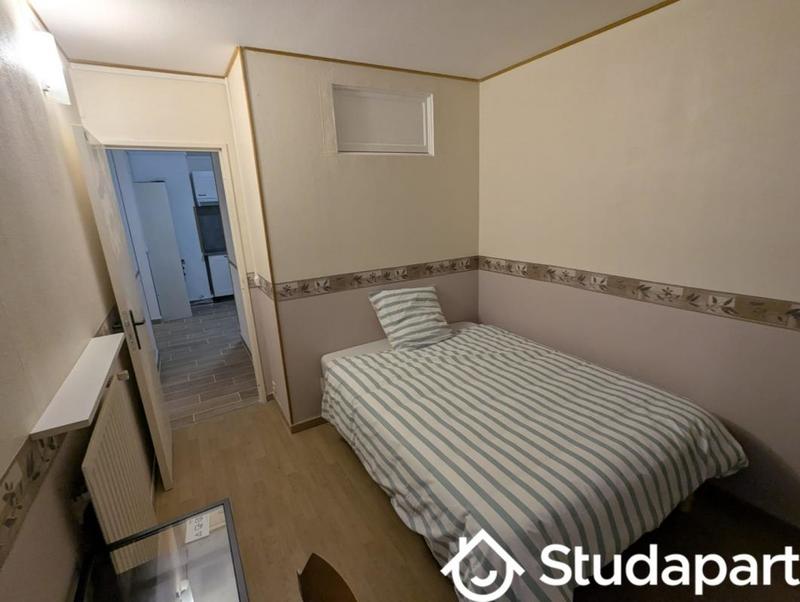 Chambre - 9 m² - 1 pièce