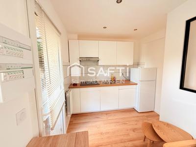 Maison - 249 m² - 9 pièces