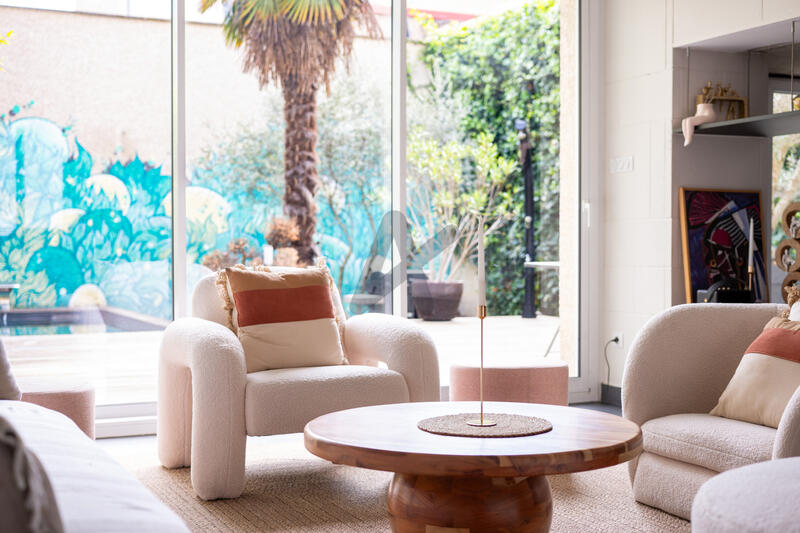 Maison - 180 m² - 7 pièces