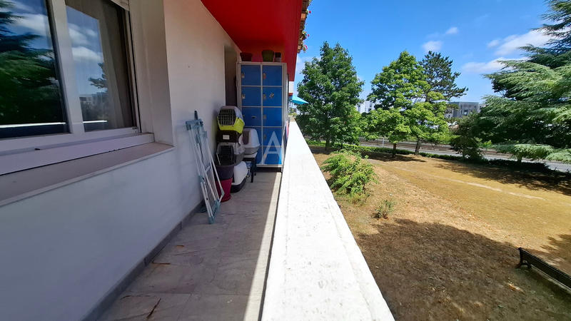 Appartement - 93 m² - 5 pièces