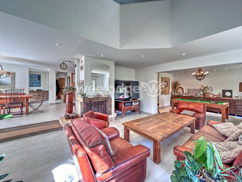 Maison ancienne - 216 m² - 8 pièces