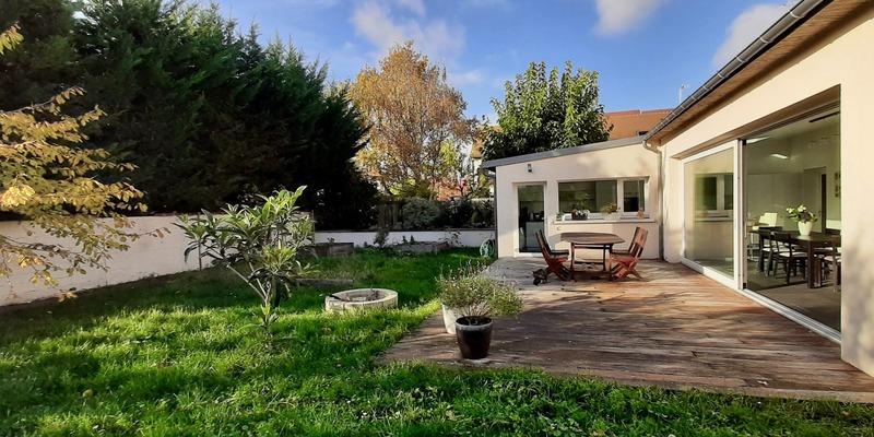 Maison - 200 m² - 9 pièces