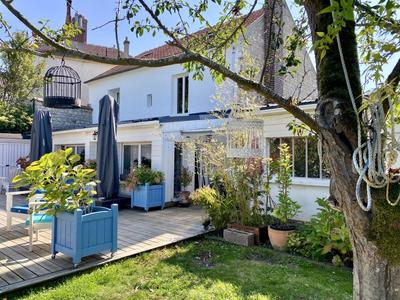 Maison - 161 m² - 6 pièces