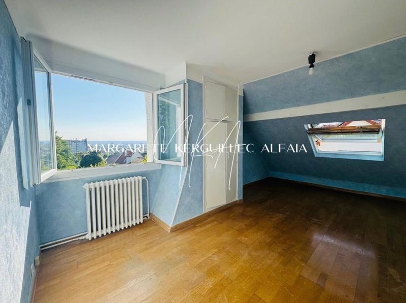 Maison - 179 m² - 10 pièces