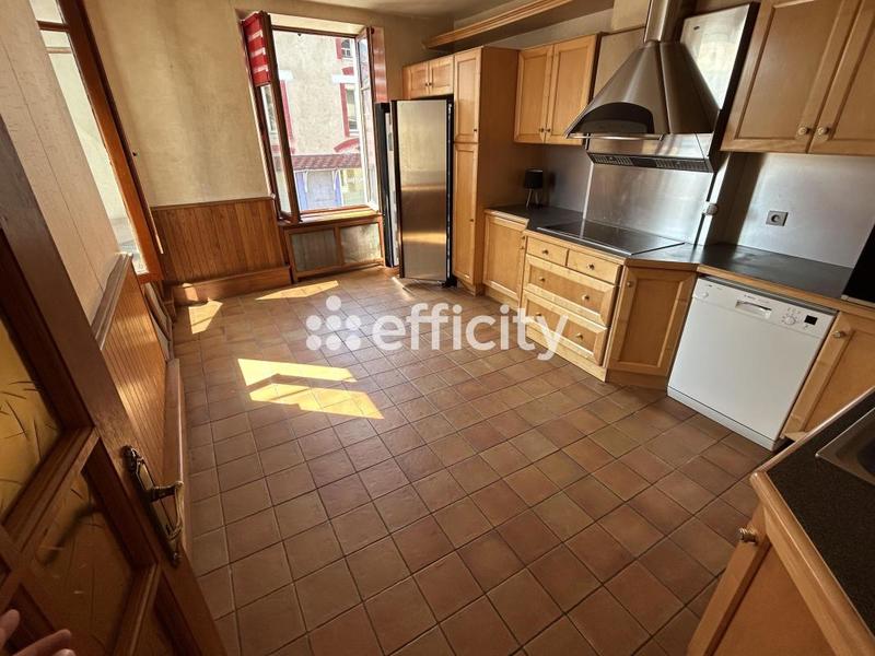 Maison - 200 m² - 4 pièces