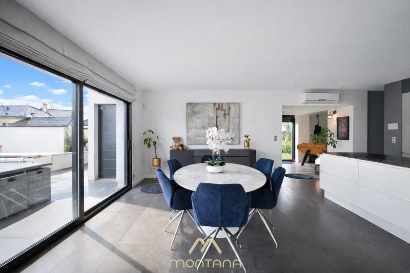 Maison contemporaine - 223 m² - 6 pièces