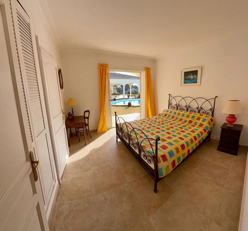 Villa - 260 m² - 7 pièces