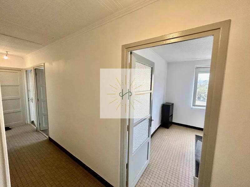 Appartement - 75 m² - 5 pièces