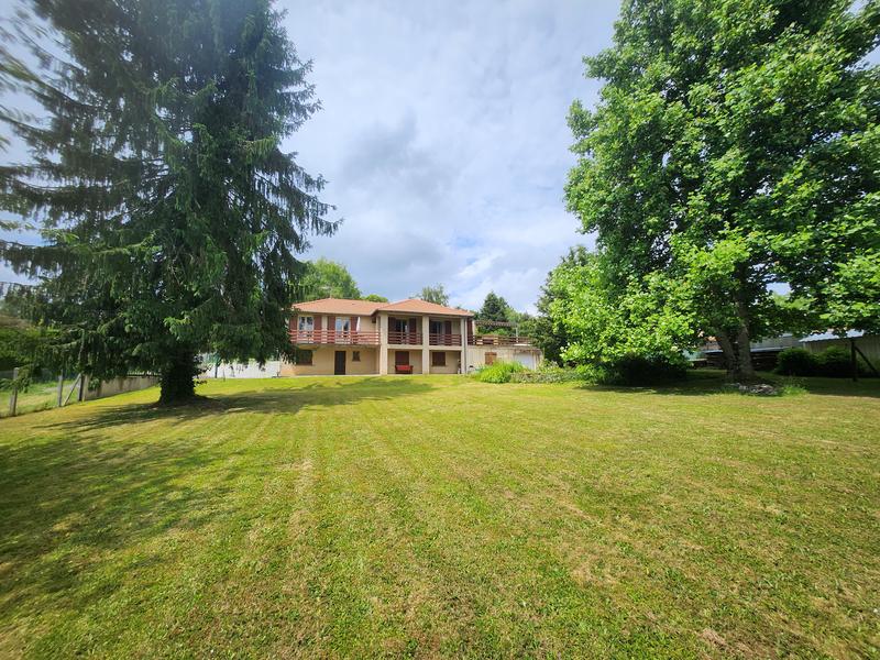 Maison - 143 m² - 8 pièces