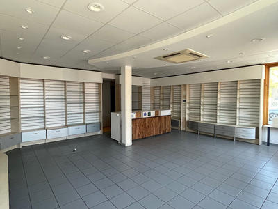 Local commercial - 80 m² - 6 pièces