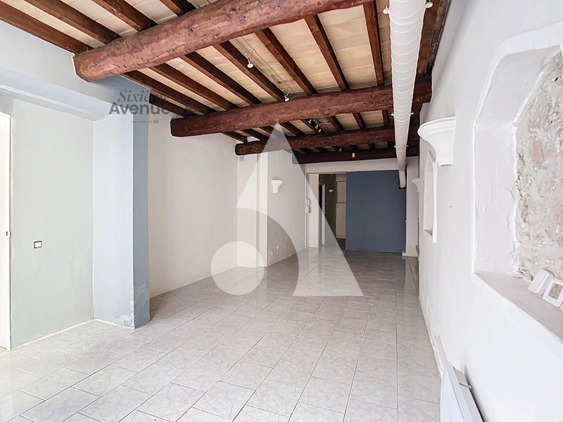 Local commercial - 85 m² - 2 pièces