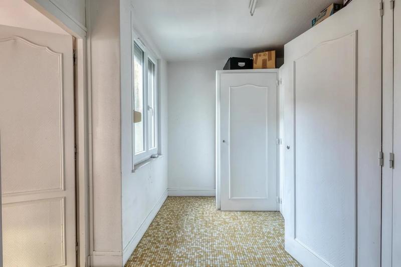 Maison - 238 m² - 11 pièces