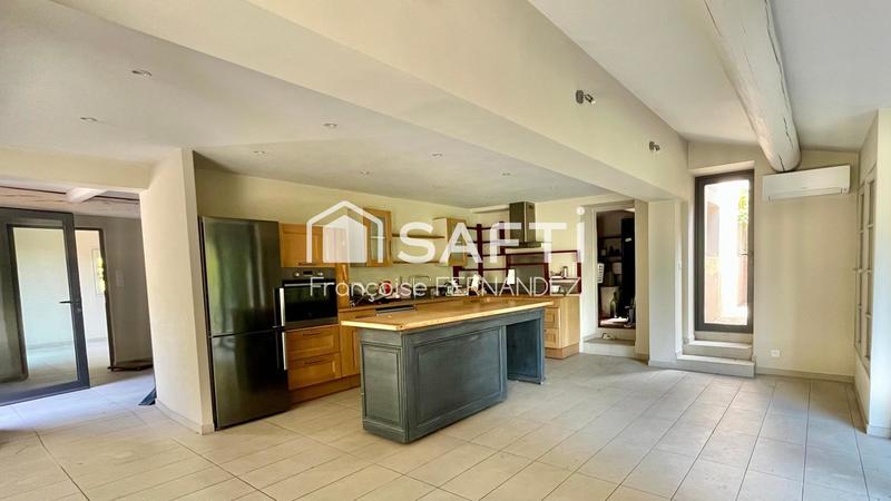 Villa - 180 m² - 6 pièces