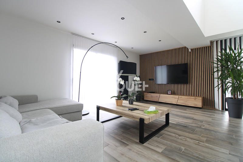 Maison - 140 m² - 6 pièces