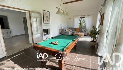 Maison - 206 m² - 8 pièces