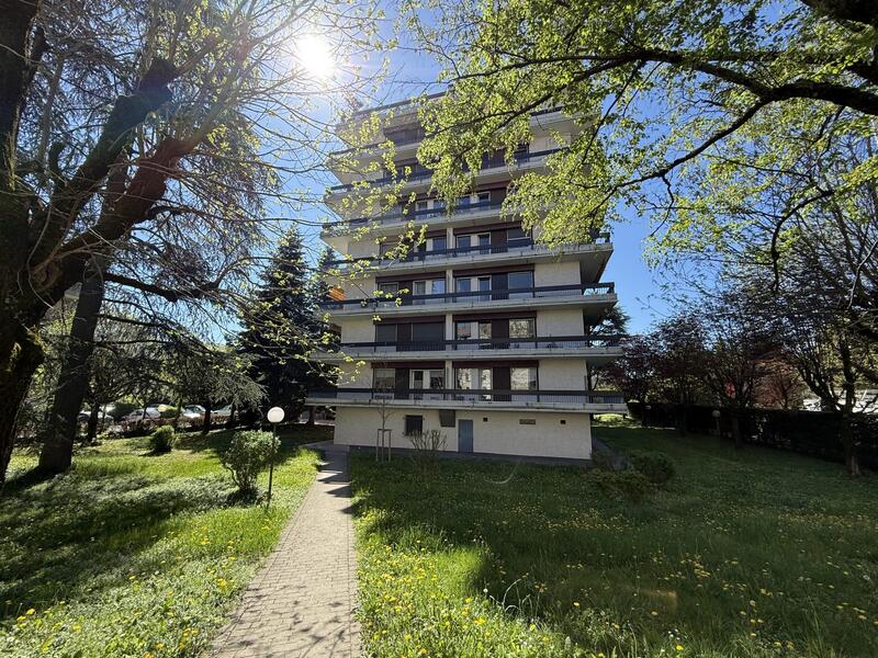 Appartement - 81 m² - 3 pièces