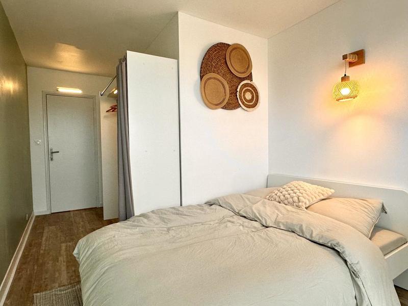 Chambre - 90 m² - 1 pièce