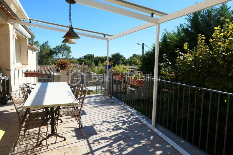 Maison traditionnelle - 107 m² - 5 pièces