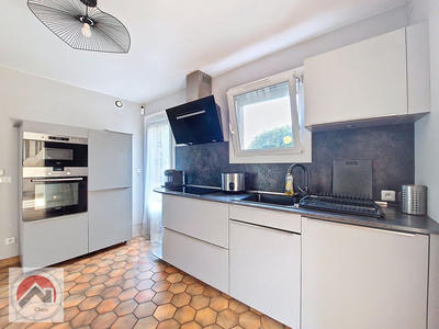 Maison - 144 m² - 7 pièces