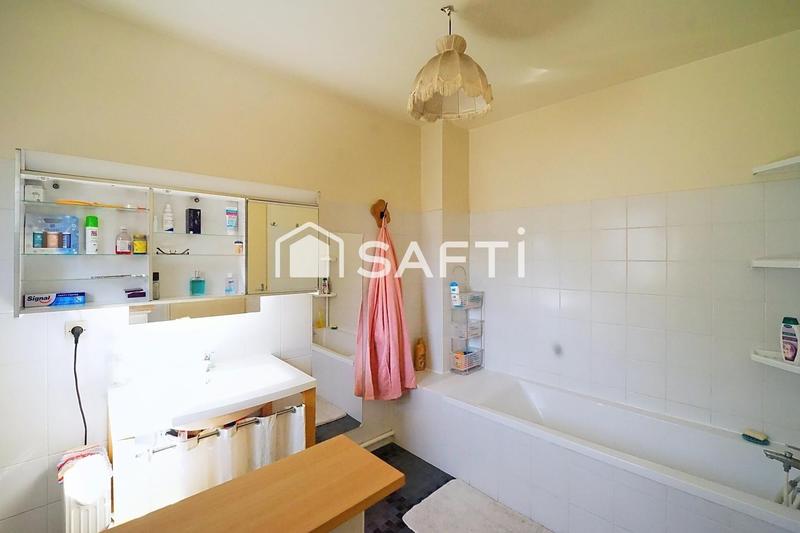 Maison - 200 m² - 7 pièces