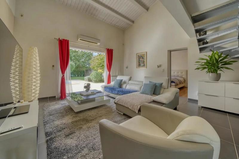 Maison - 180 m² - 7 pièces