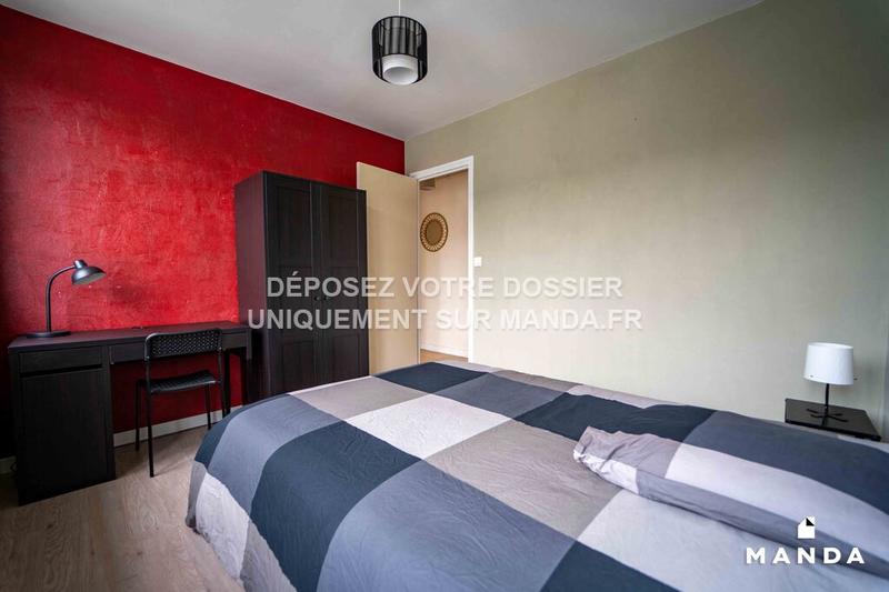 Chambre - 9 m² - 6 pièces