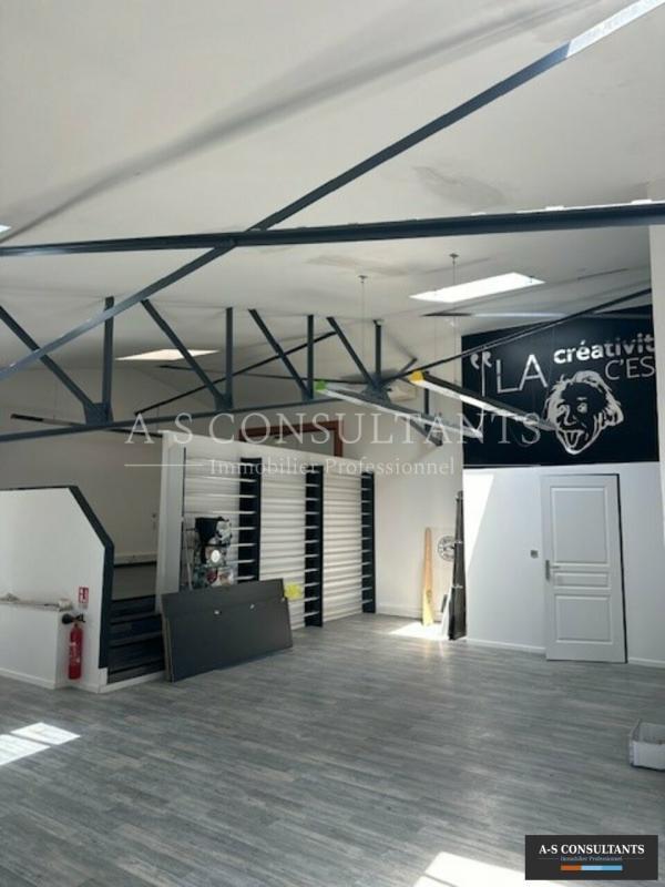 Entrepôt - 470 m²