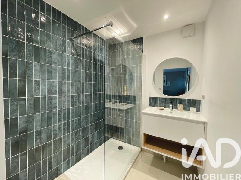 Maison - 234 m² - 8 pièces