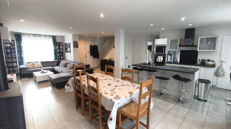 Maison - 162 m² - 8 pièces