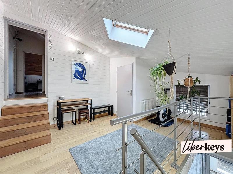 Appartement - 102 m² - 4 pièces