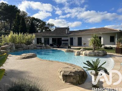 Maison - 190 m² - 5 pièces