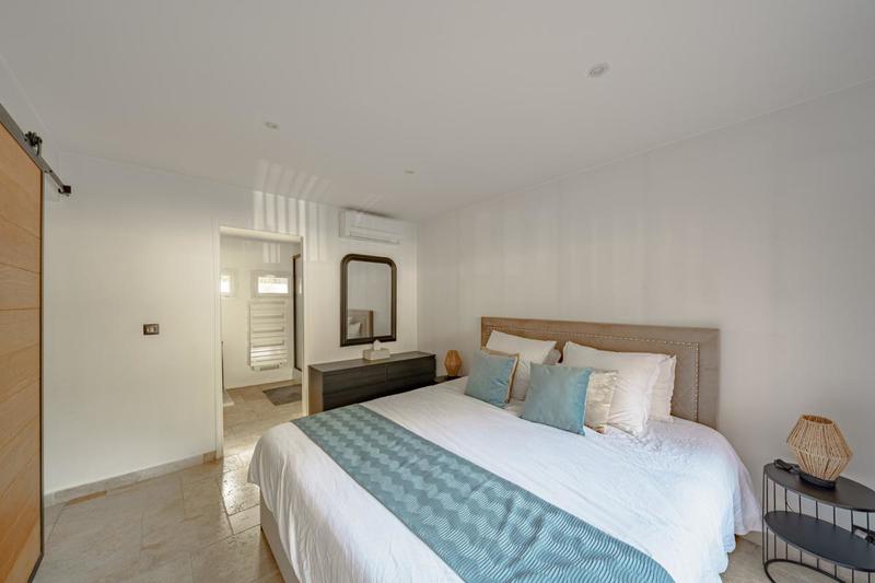 Villa - 192 m² - 8 pièces