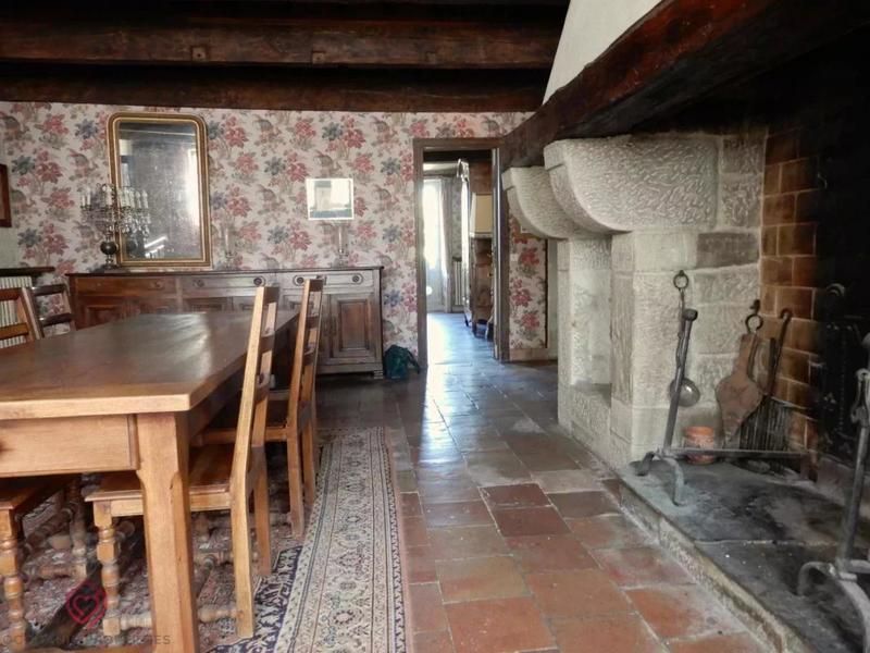 Demeure - 303 m² - 10 pièces