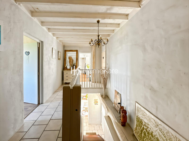 Maison - 300 m² - 9 pièces