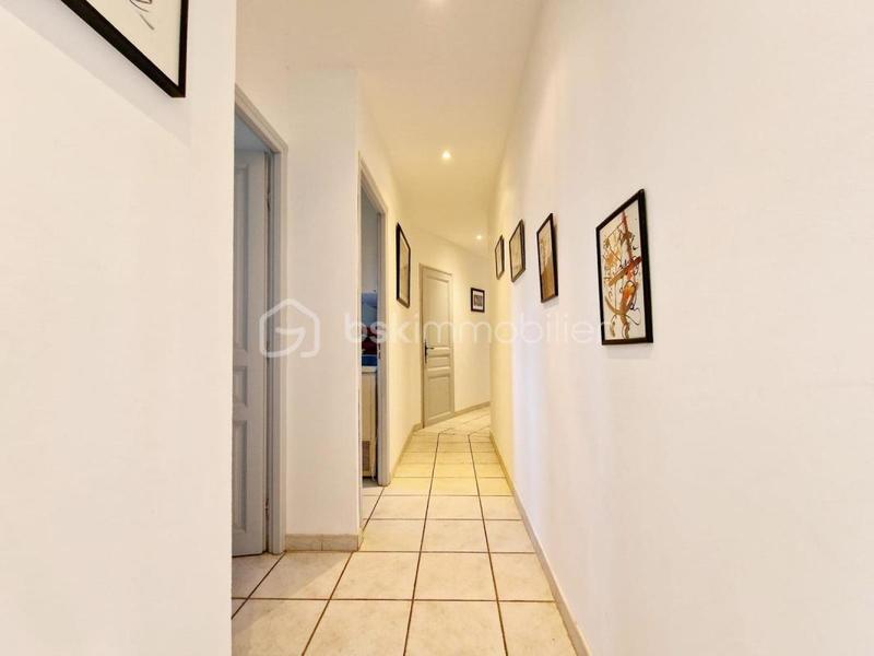 Villa - 202 m² - 9 pièces