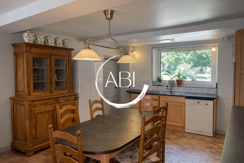 Maison ancienne - 230 m² - 9 pièces