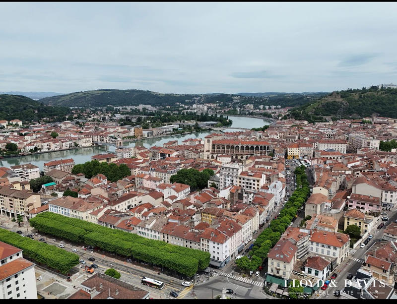 Appartement - 175 m² - 7 pièces