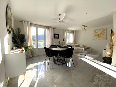 Appartement - 60 m² - 4 pièces