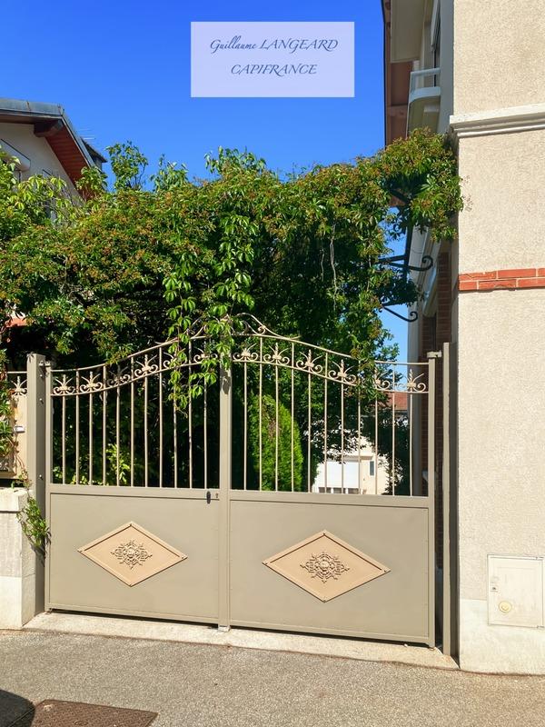 Maison - 207 m² - 9 pièces