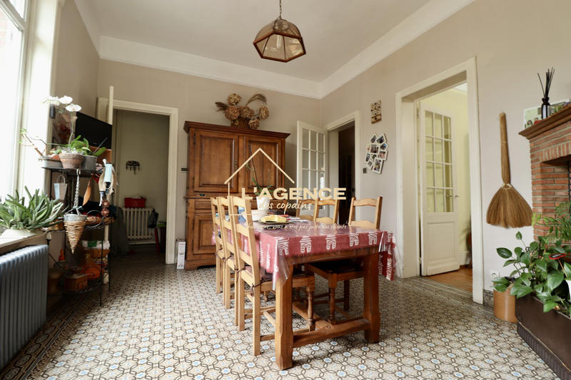 Maison - 236 m² - 10 pièces