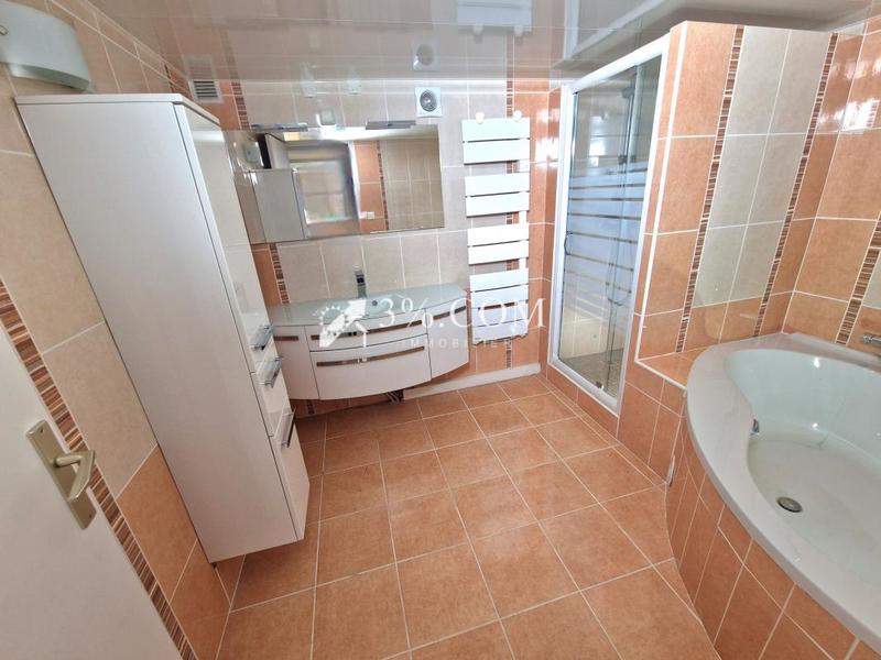 Villa - 300 m² - 15 pièces