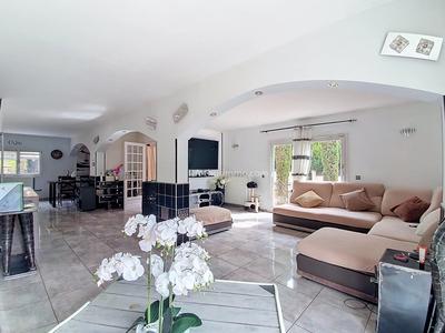 Maison - 136 m² - 7 pièces