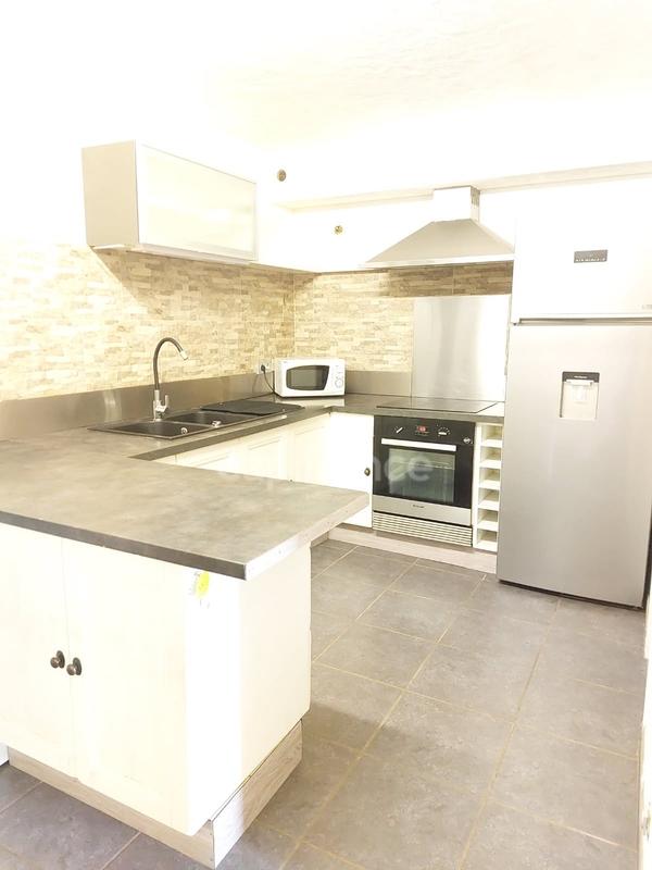 Maison - 240 m² - 6 pièces