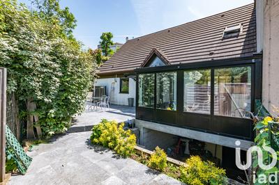 Maison - 221 m² - 7 pièces