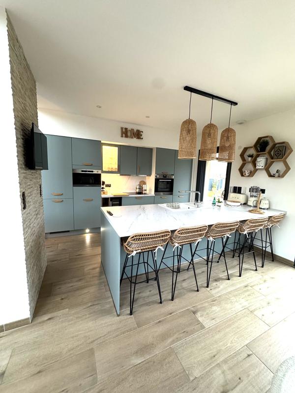 Maison - 220 m² - 9 pièces