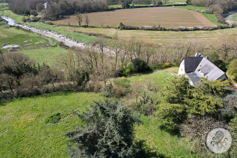 Maison - 245 m² - 10 pièces