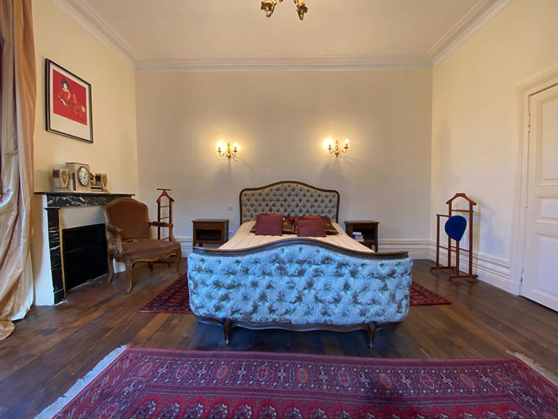 Maison - 238 m² - 7 pièces