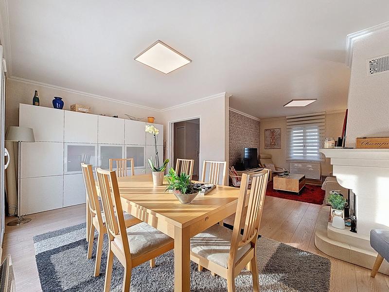 Maison traditionnelle - 107 m² - 7 pièces